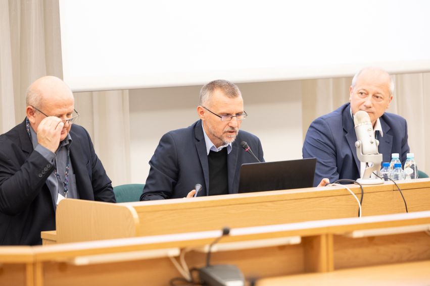 "O wpływie konfliktów zbrojnych..." z IH UMCS