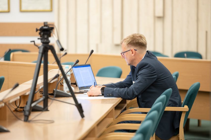 "O wpływie konfliktów zbrojnych..." z IH UMCS