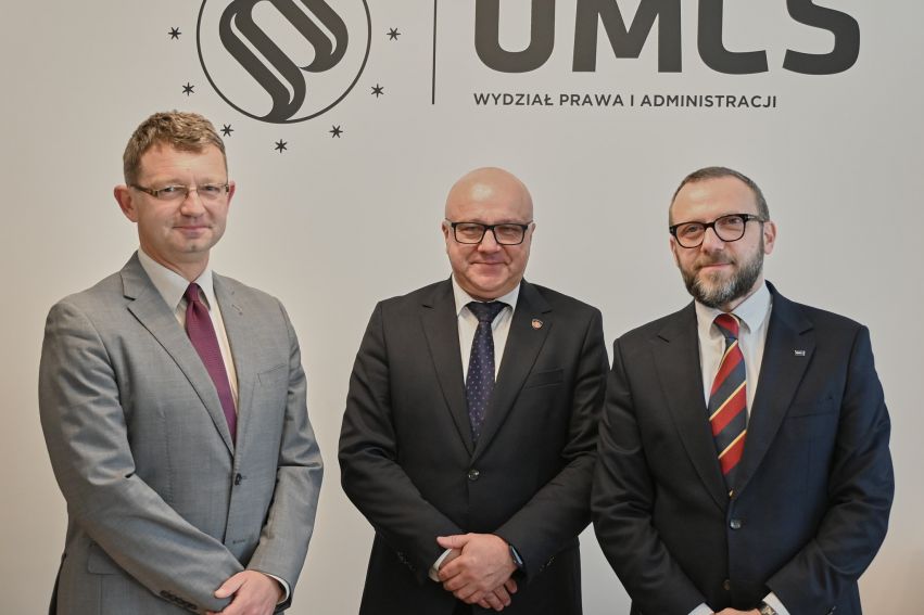 Podpisanie umowy o współpracy z Izbą Administracji...