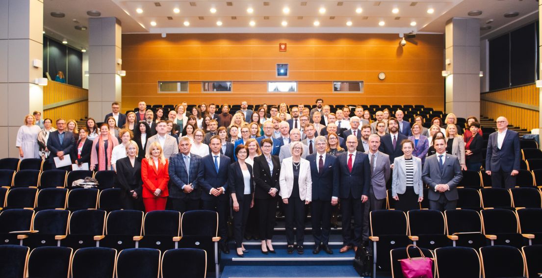 Sympozjum legislacyjne „Otoczenie prawne wykonywania...