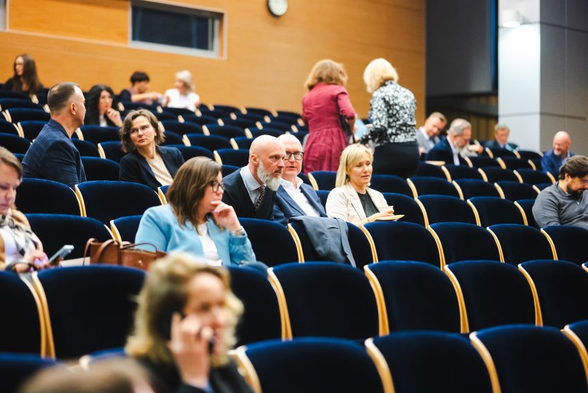 Sympozjum legislacyjne „Otoczenie prawne wykonywania...
