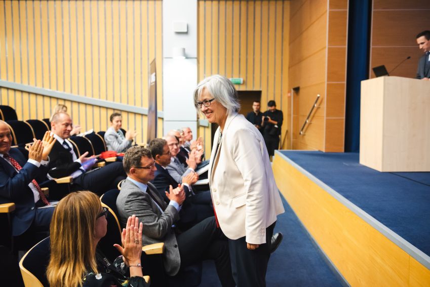 Sympozjum legislacyjne „Otoczenie prawne wykonywania...