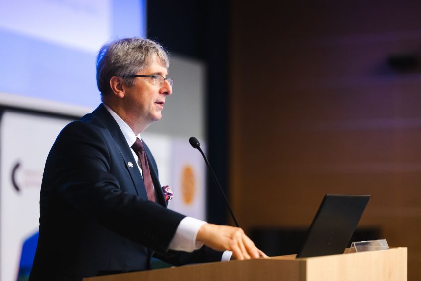 Sympozjum legislacyjne „Otoczenie prawne wykonywania...
