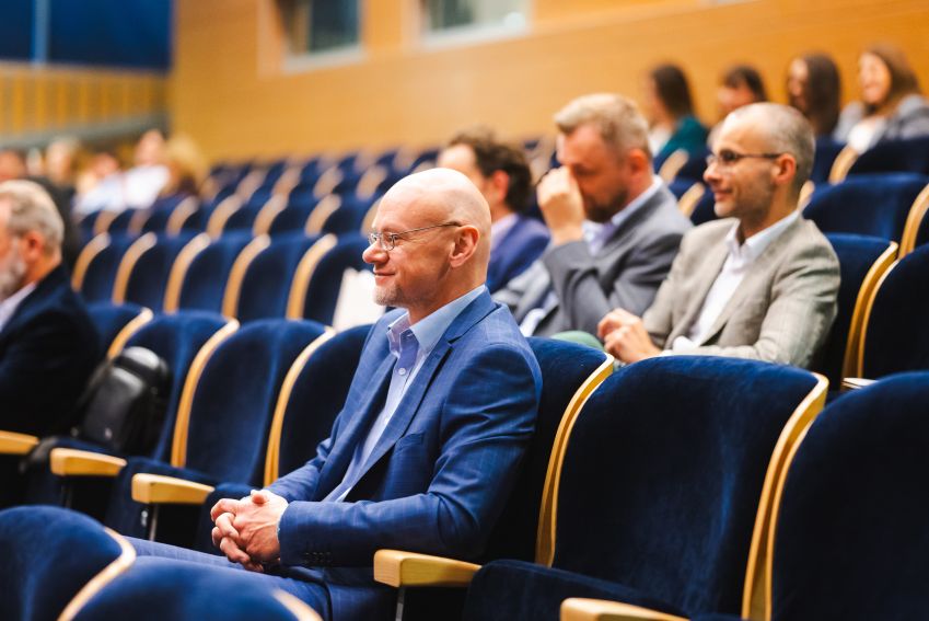 Sympozjum legislacyjne „Otoczenie prawne wykonywania...
