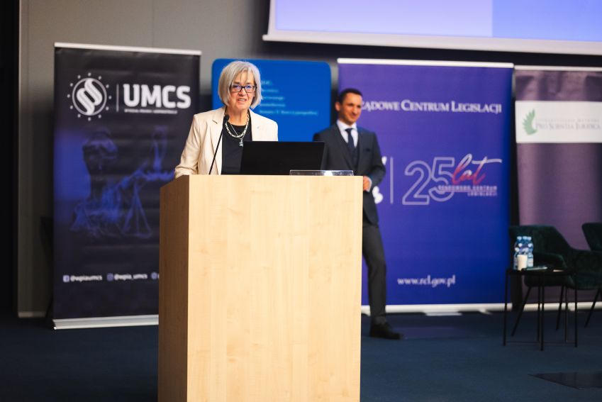 Sympozjum legislacyjne „Otoczenie prawne wykonywania...
