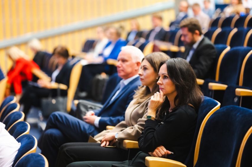 Sympozjum legislacyjne „Otoczenie prawne wykonywania...
