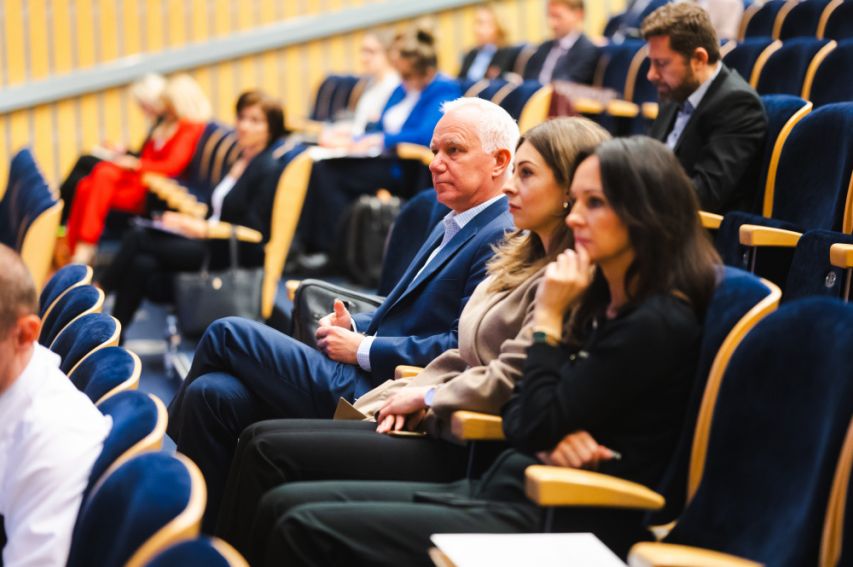 Sympozjum legislacyjne „Otoczenie prawne wykonywania...