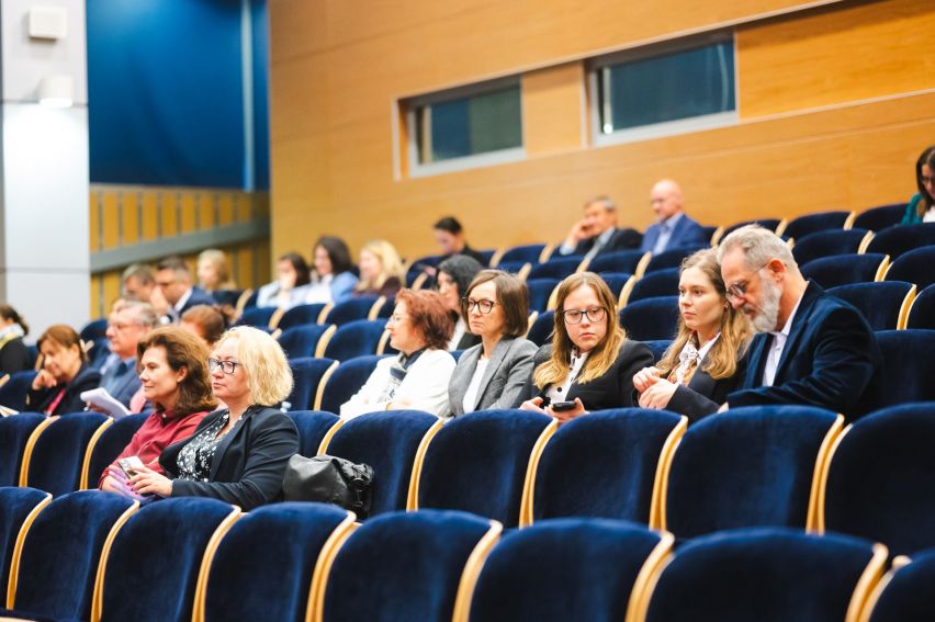 Sympozjum legislacyjne „Otoczenie prawne wykonywania...
