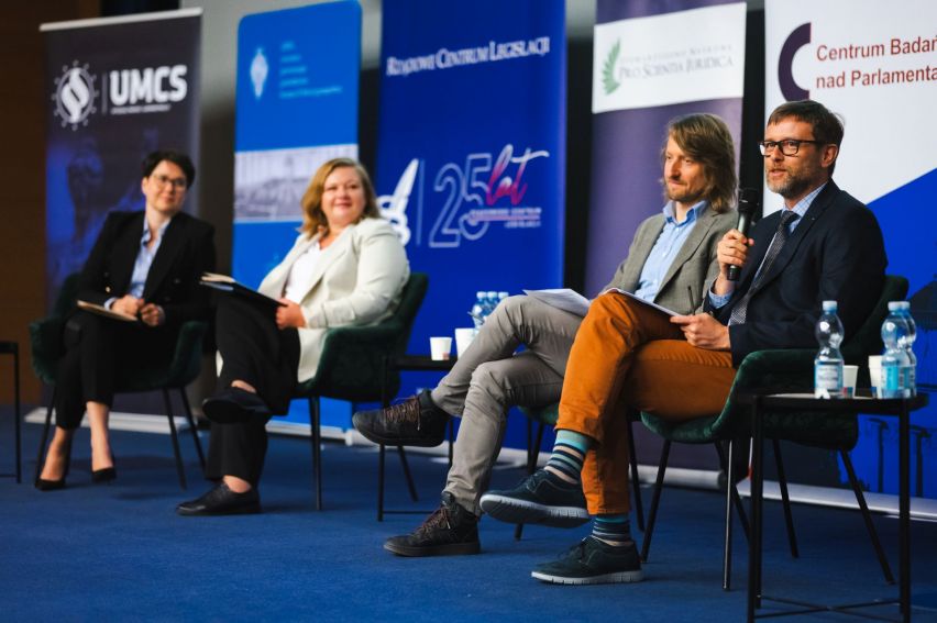 Sympozjum legislacyjne „Otoczenie prawne wykonywania...