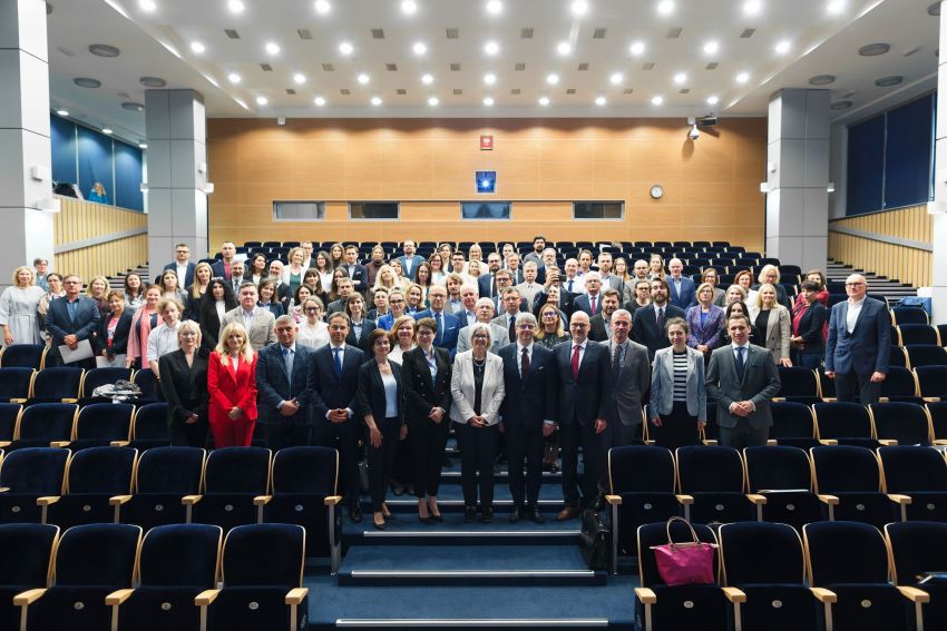 Sympozjum legislacyjne „Otoczenie prawne wykonywania...