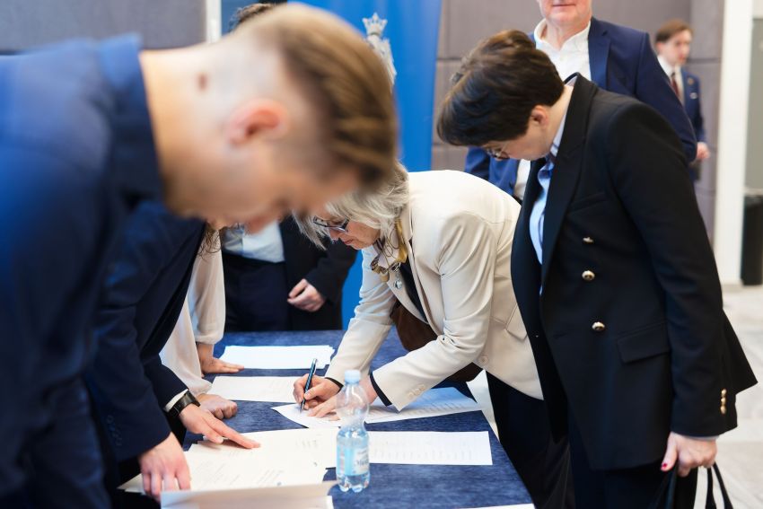 Sympozjum legislacyjne „Otoczenie prawne wykonywania...