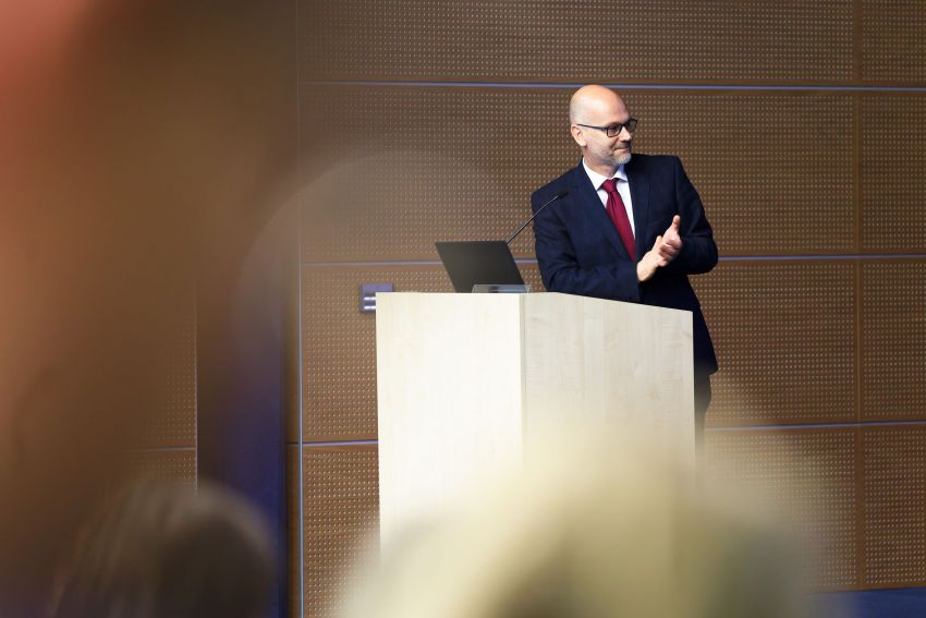 Sympozjum legislacyjne „Otoczenie prawne wykonywania...
