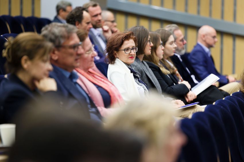 Sympozjum legislacyjne „Otoczenie prawne wykonywania...