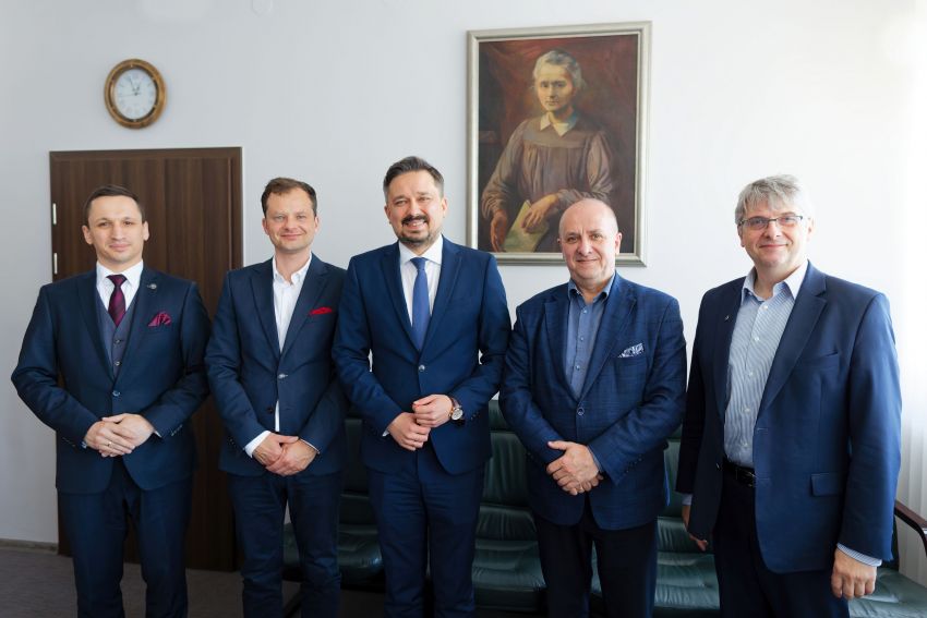 Sympozjum legislacyjne „Otoczenie prawne wykonywania...