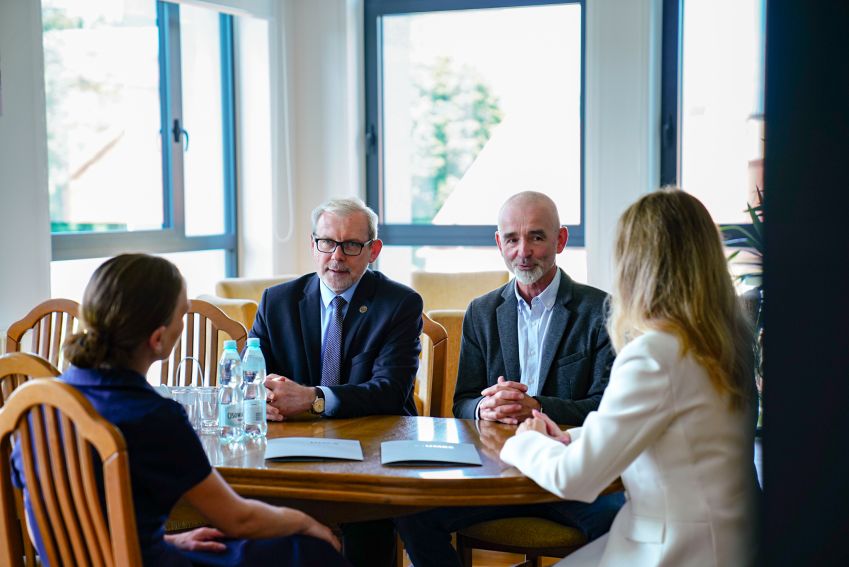 Podpisanie porozumień o współpracy ze szkołami 