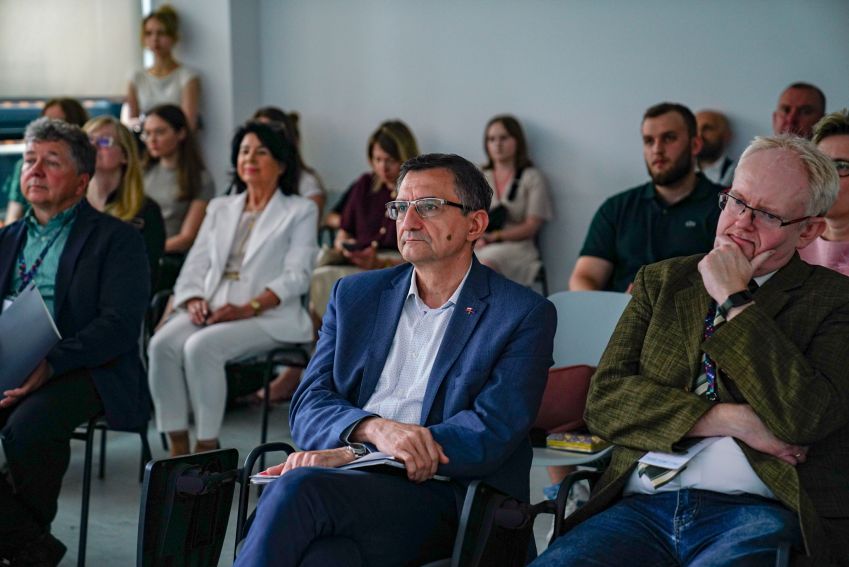 Wykład dedykowany Profesorowi Czesławowi Majowi