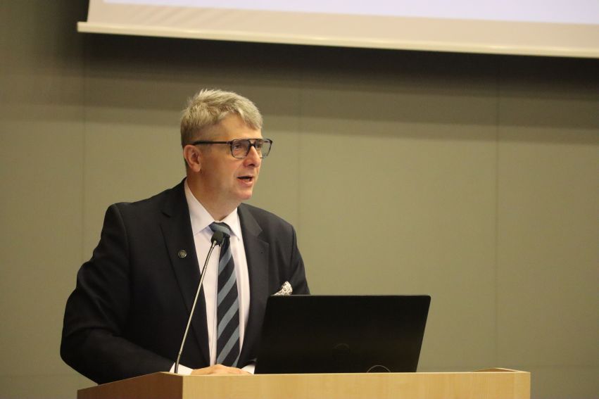 Wydział Chemii i Wydział Prawa i Administracji