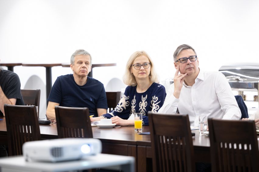 Prace nad celami strategicznymi i operacyjnymi...