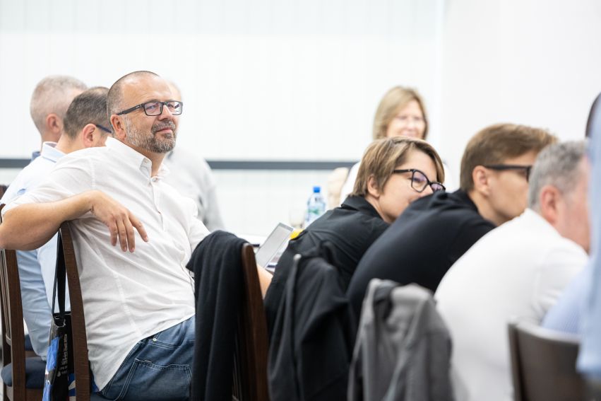Prace nad celami strategicznymi i operacyjnymi...