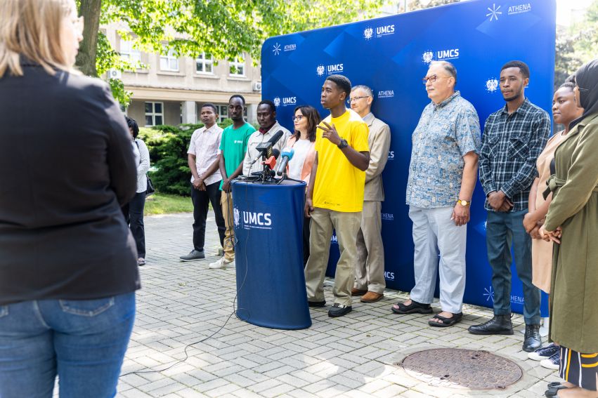 Briefing prasowy z udziałem studentów z Tanzanii