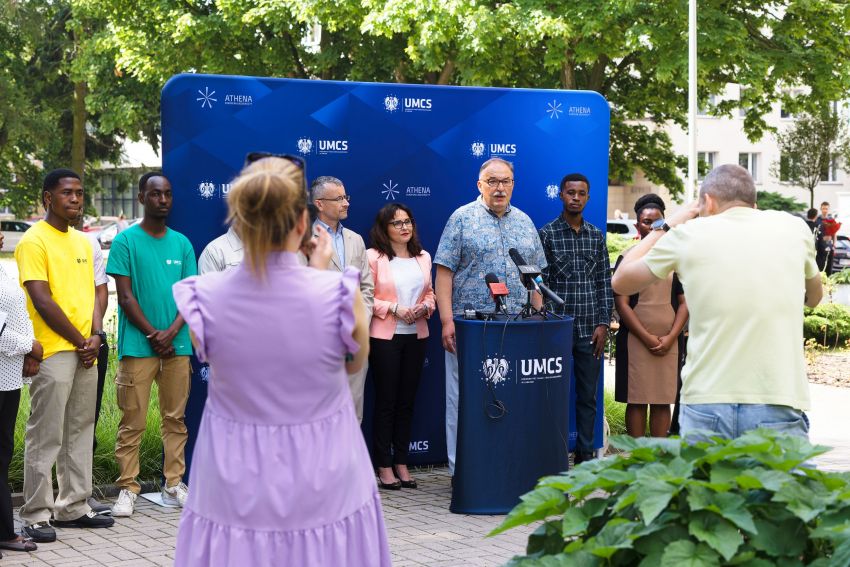 Briefing prasowy z udziałem studentów z Tanzanii