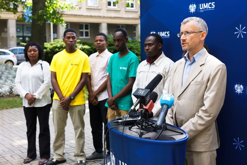 Briefing prasowy z udziałem studentów z Tanzanii