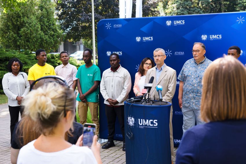 Briefing prasowy z udziałem studentów z Tanzanii