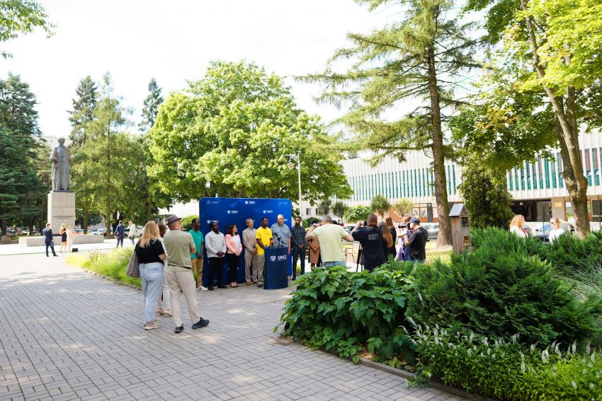 Briefing prasowy z udziałem studentów z Tanzanii