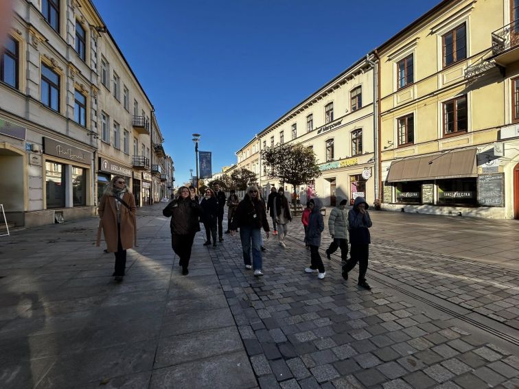 Spacer po Lublinie z wielopokoleniową rodziną premiera...