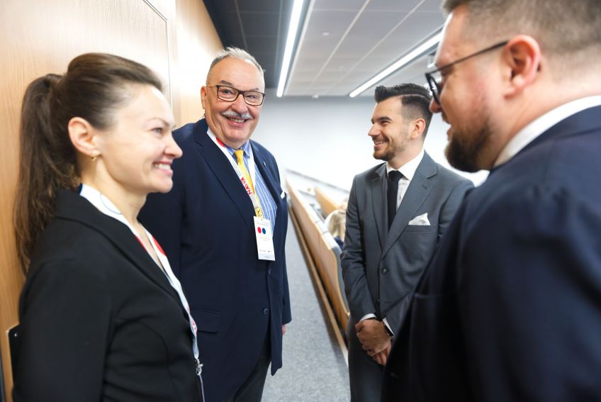 Dzień Umiędzynarodowienia. Polityka migracyjna a...