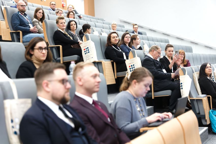 Dzień Umiędzynarodowienia. Polityka migracyjna a...