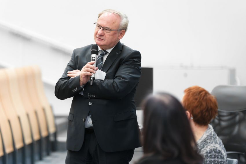 Dzień Umiędzynarodowienia. Polityka migracyjna a...