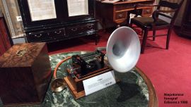 03 Niepołomice - fonograf T.Edisona z 1890.jpg