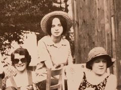 13 a. Marta Ślusarska (Polańska) (w kapeluszu, u góry)....