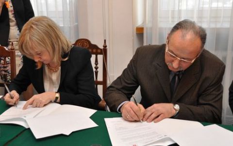 Podpisanie umowy patronackiej z Hrubieszowskim...