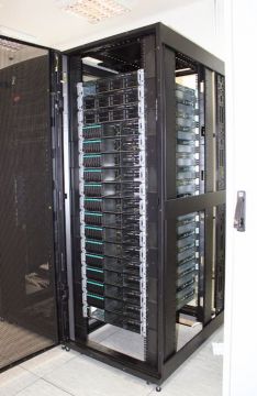 Superkomputer LUNAR uruchomiony w Instytucie Matematyki UMCS