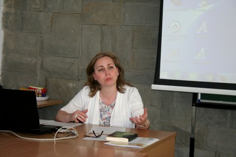 Doutora Yana Andreeva - palestras sobre a migração em...