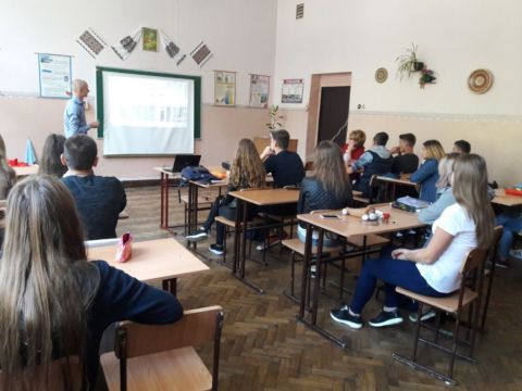 Wykłady dla uczniów szkół partnerskich na Ukrainie