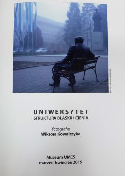  "Uniwersytet. Struktura blasku i cienia"