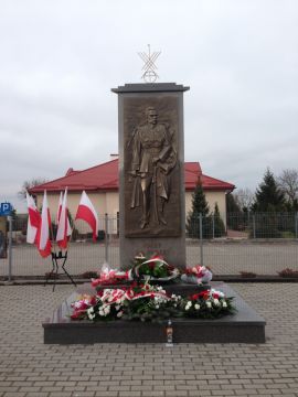 Pomnik Józefa Piłsudskiego w Ciechankach Łancuchowskich