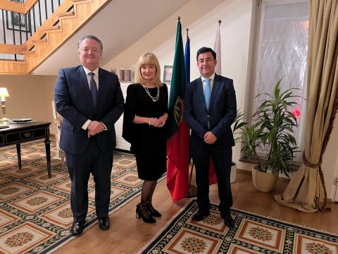Dziekan Wydziału Filologicznego z wizytą u Ambasadora...