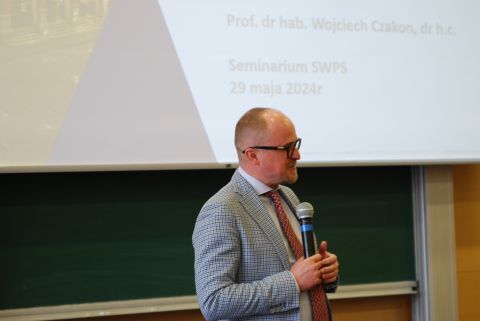 Wykłady z prof. Wojciechem Czakonem na Wydziale...