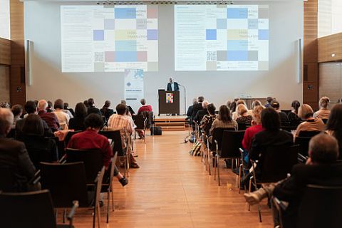 Prof. Anita Has-Tokarz na konferencji w Ratyzbonie