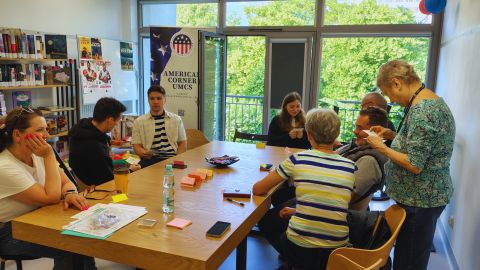 Klub konwersacyjny w American Corner (ostatni w tym...