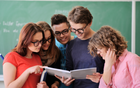 Stypendia Ministra dla studentów za znaczące osiągnięcia...