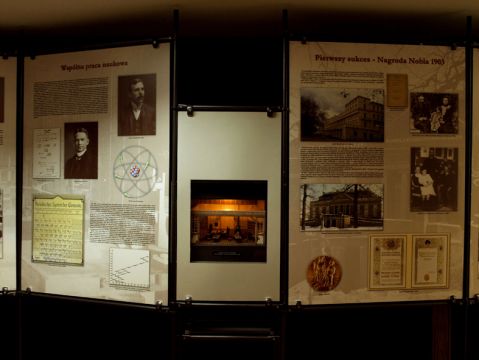Wystawa: Maria Curie-Skłodowska 1867-1934... 