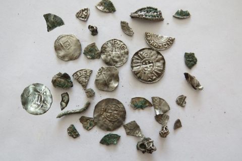 Kolejne średniowieczne artefakty odkryte w...