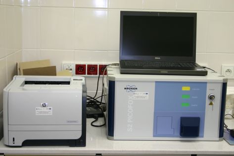 Spektrometr rentgenowski S2 PICOFOX firmy Bruker z całkowitym odbiciem wewnętrznym TXRF