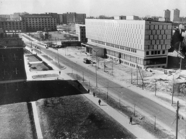 Budowa gmachu Biblioteki Głównej UMCS. Fot. NN. Źródło: Muzeum UMCS