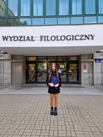 absolwent-wydział-filologiczny.jpg